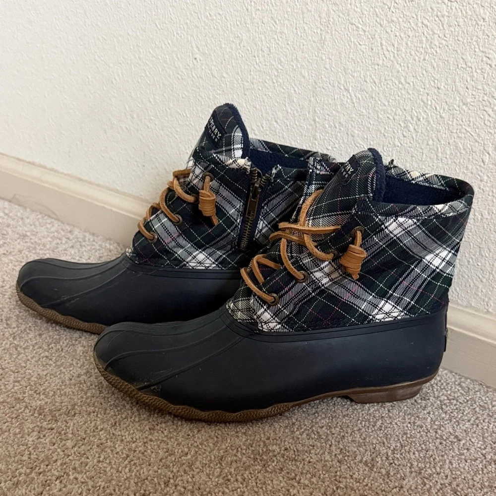 Sperry Plaid Duck Boots (Size 9)